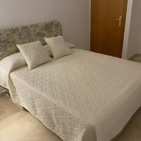 3 Bed With Pool And Parking
