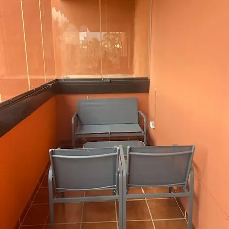Apartment 3 Bed With Pool And Parking