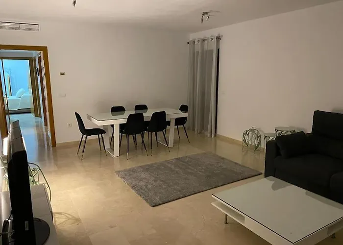 Balcones - 3 Bed With Pool And Parking