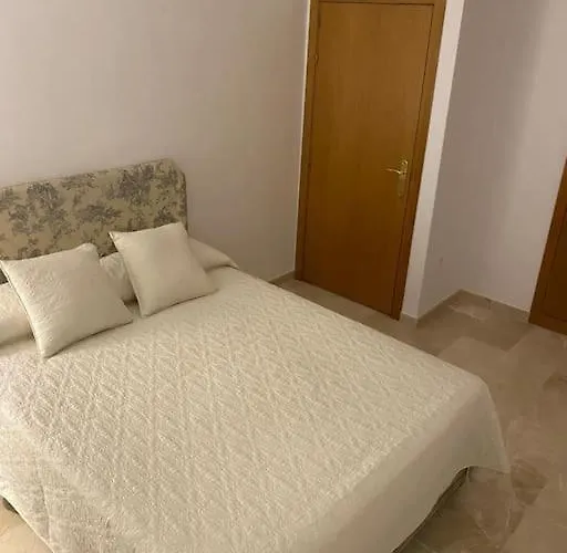 Balcones - 3 Bed With Pool And Parking *