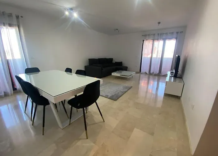 Balcones - 3 Bed With Pool And Parking *